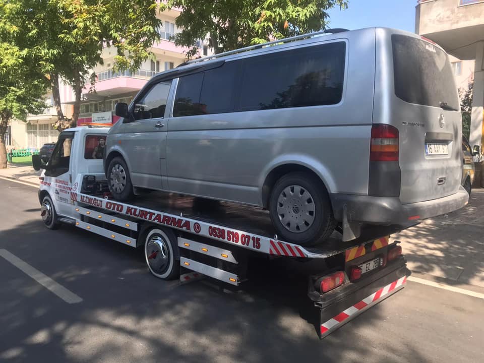 Alimoğlu Yol Yardım ekibimiz, Bucak oto çekici hizmetiyle aracınızı güvenle taşıyor.