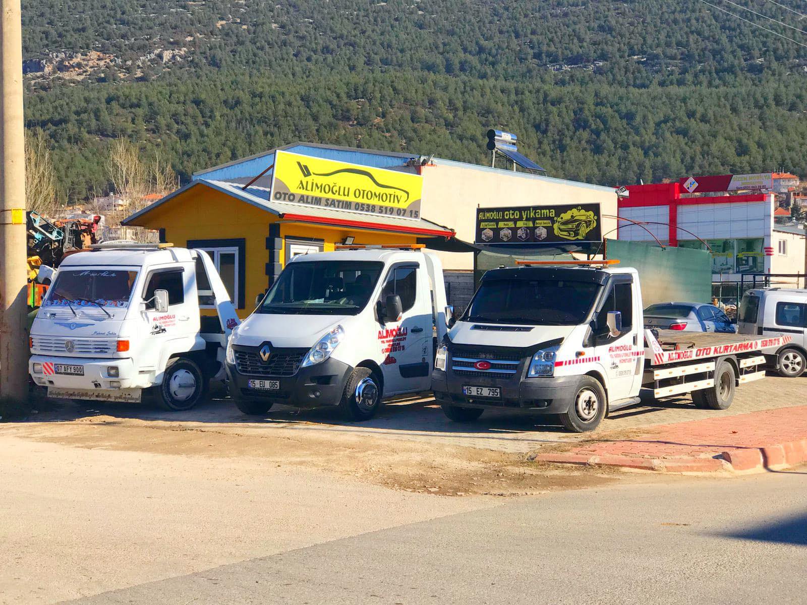 Bucak Alimoğlu Yol Yardım şubesi ve araçları